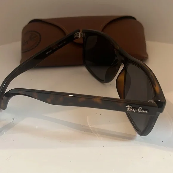 Ray-Ban Sunglasses RB 4226 710/73 Leopard Havana Prescription Logo